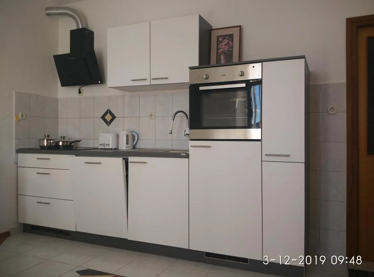Apartments Gina Trogir 0*,