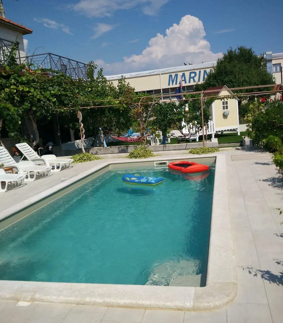 טרוגיר Apartments Gina קרואטיה