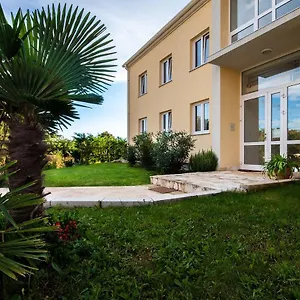 App Zlatar Apartament Umag