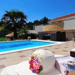 Vanilla With Heated Pool , Zadar Croatia