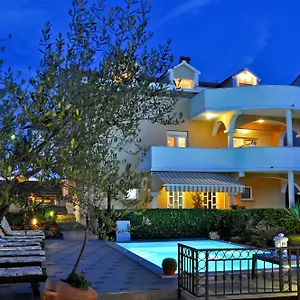 Vanilla With Heated Pool , Zadar Croatia