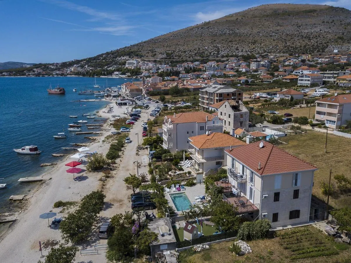 Apartments Gina Trogir