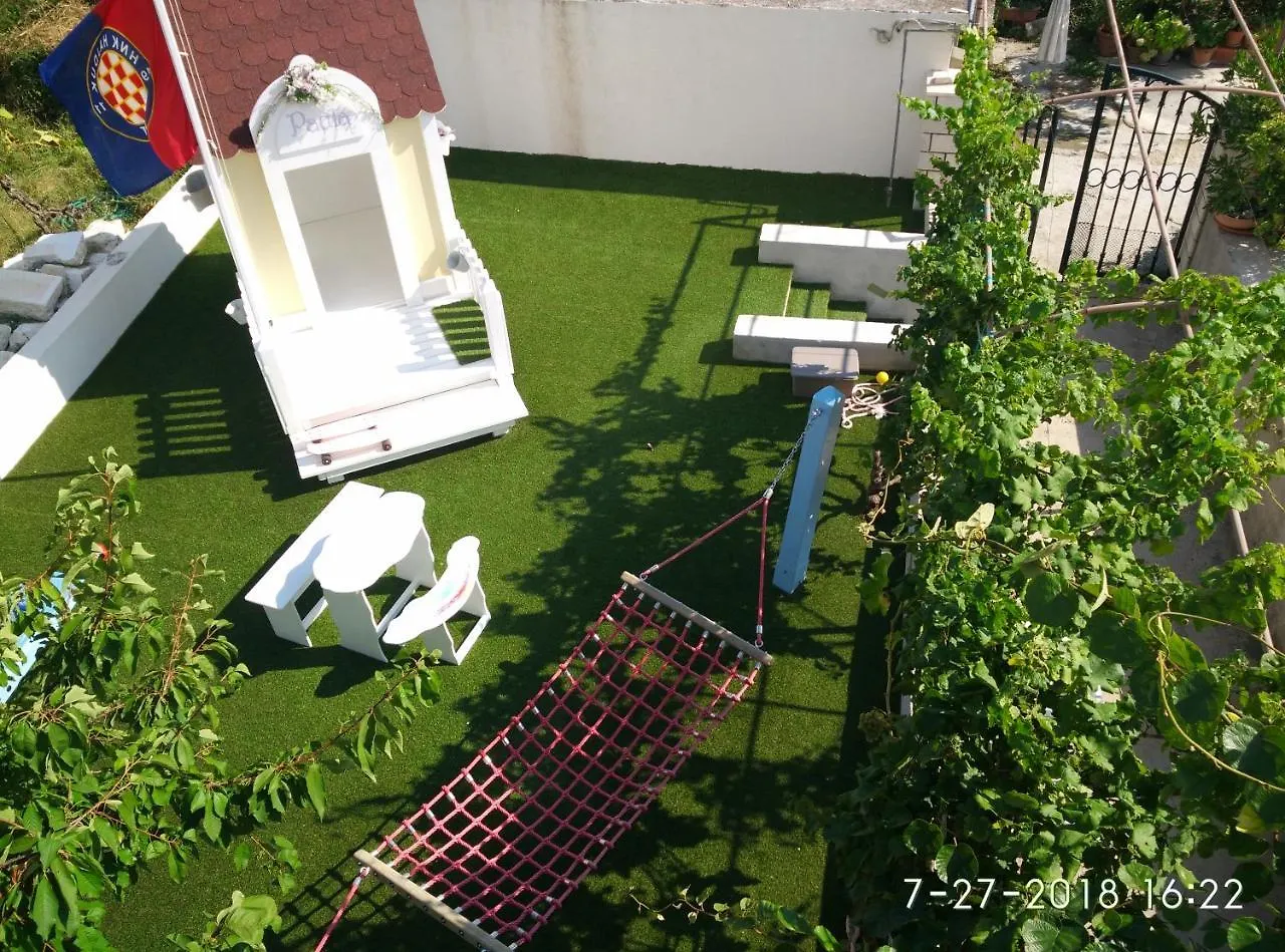 Apartments Gina Trogir