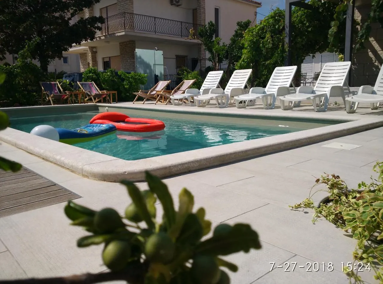 Apartments Gina Trogir